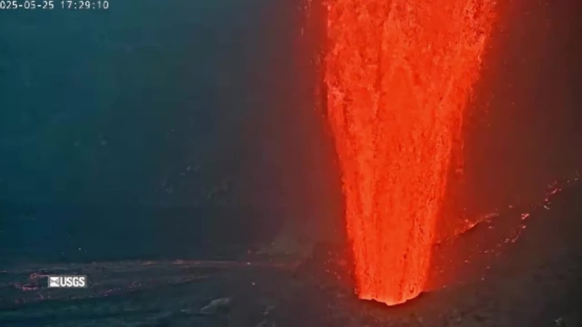 El volcán Kilauea entra en erupción en Hawái con fuentes de lava de hasta 300 metros de altura