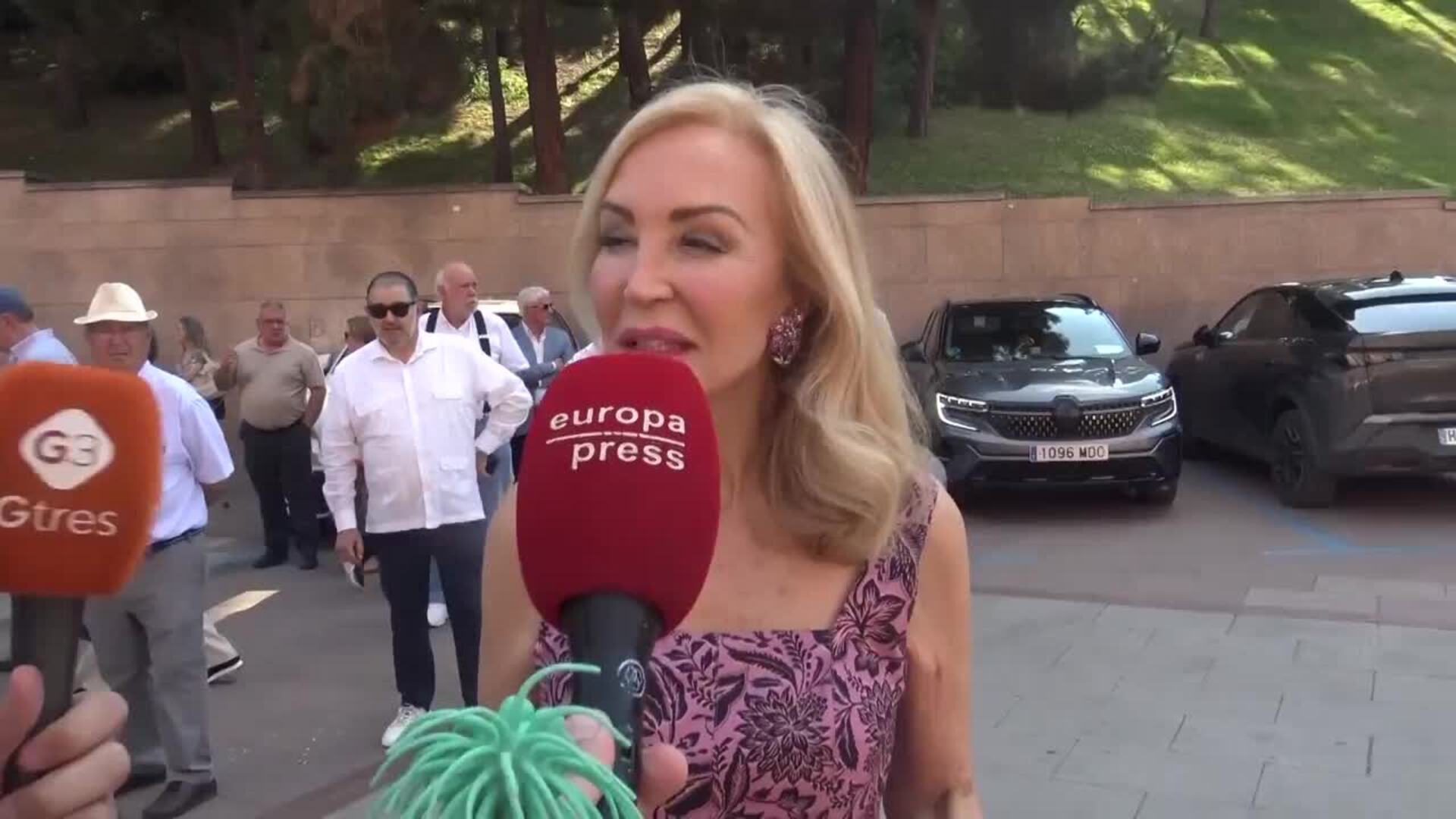 Ágatha Ruiz de la Prada responde con dureza al último dardo de Carmen Lomana