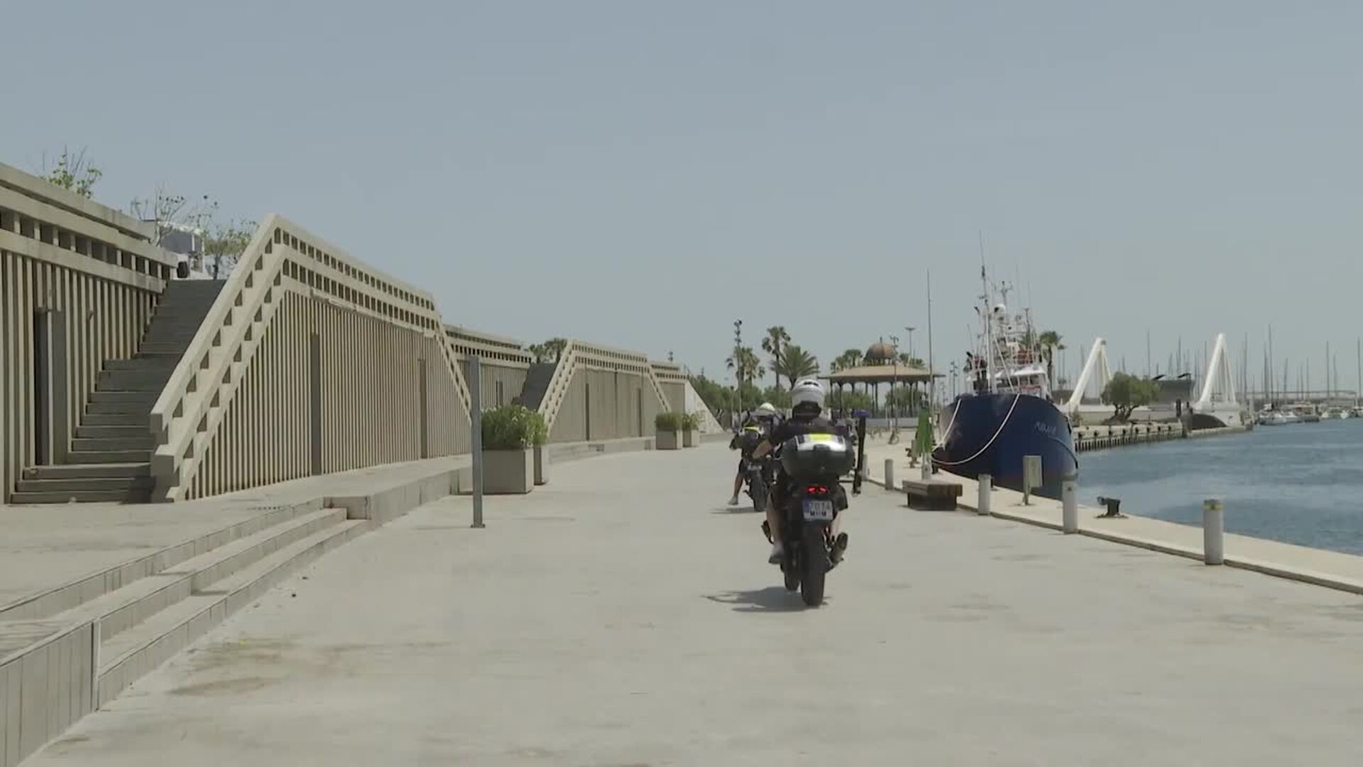 Muere un menor de 16 años tras caerse de un muro de cuatro metros en La Marina de València