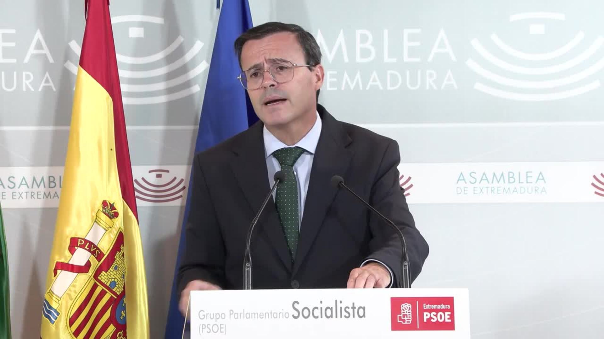 Gallardo considera que en el auto del TSJEx "ha faltado valor para enjuiciar al diputado"