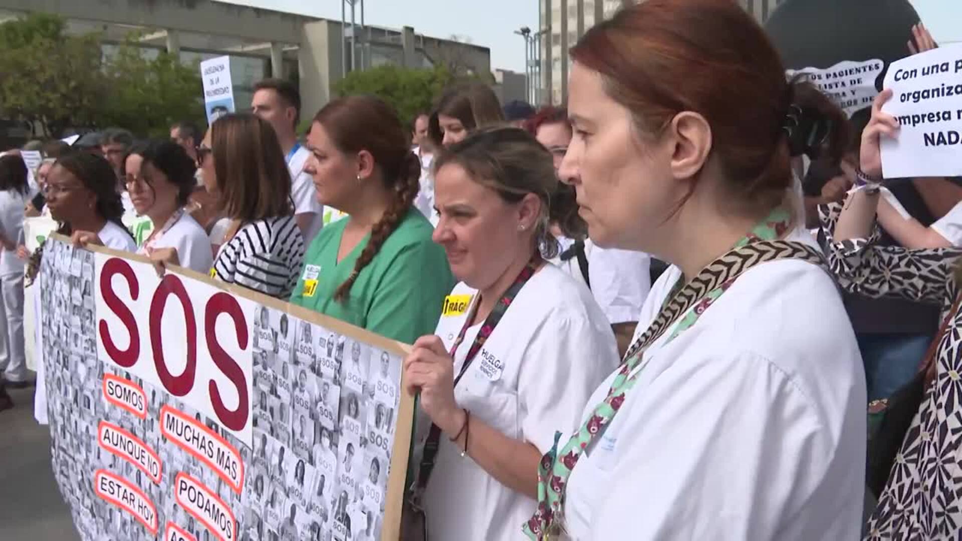 Trabajadores de La Paz se concentran durante huelga de 24H por "insostenible falta de personal"