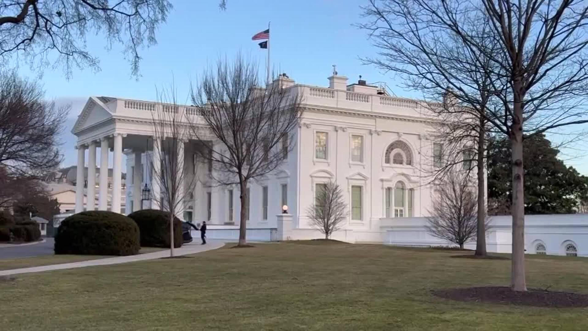 Trump anuncia una nueva batería de aranceles, incluido el 100% a los productos farmacéuticos