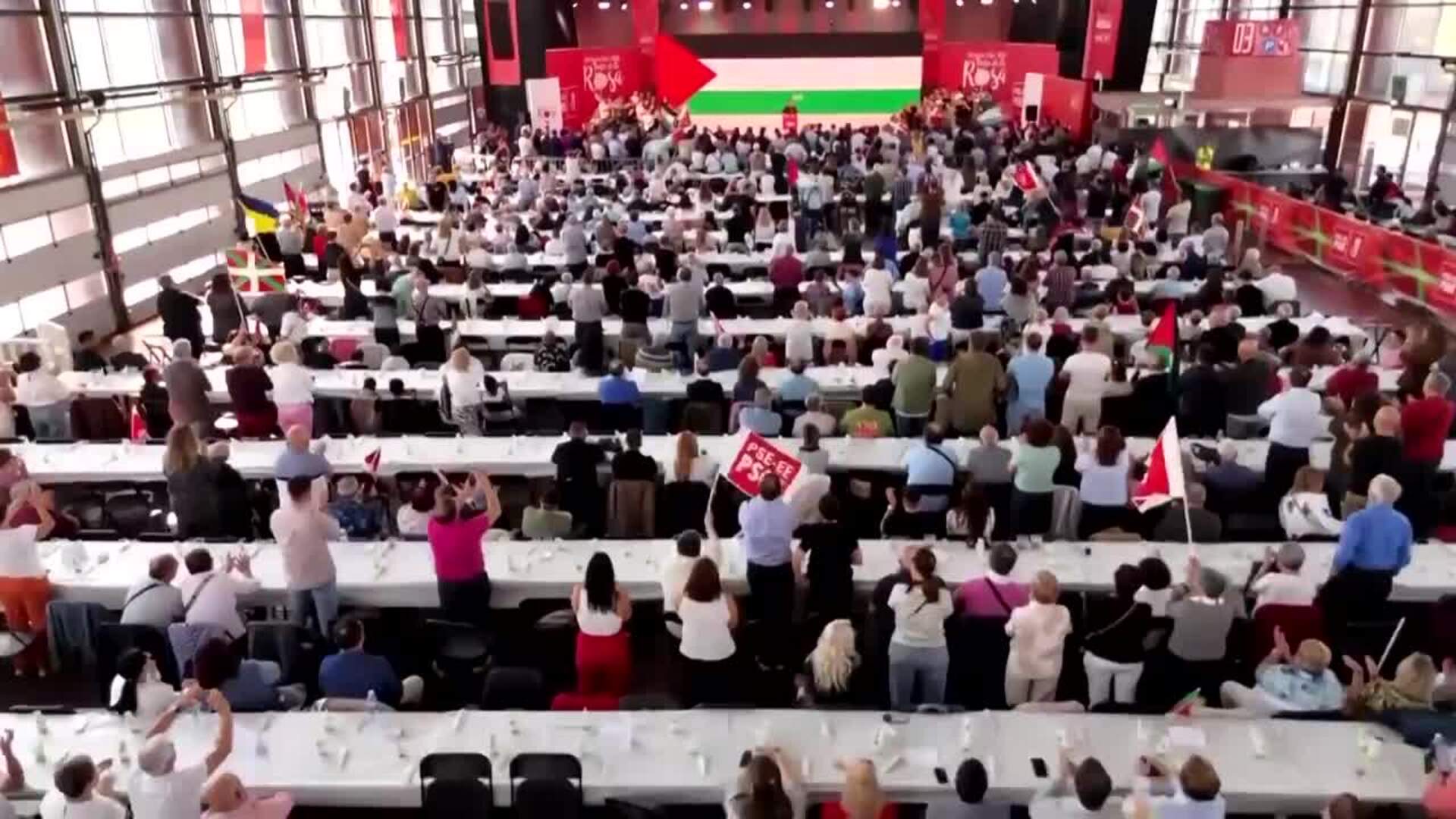 Andueza (PSE) dice "basta ya al genocidio" en Gaza y enarbola "la bandera de la paz"