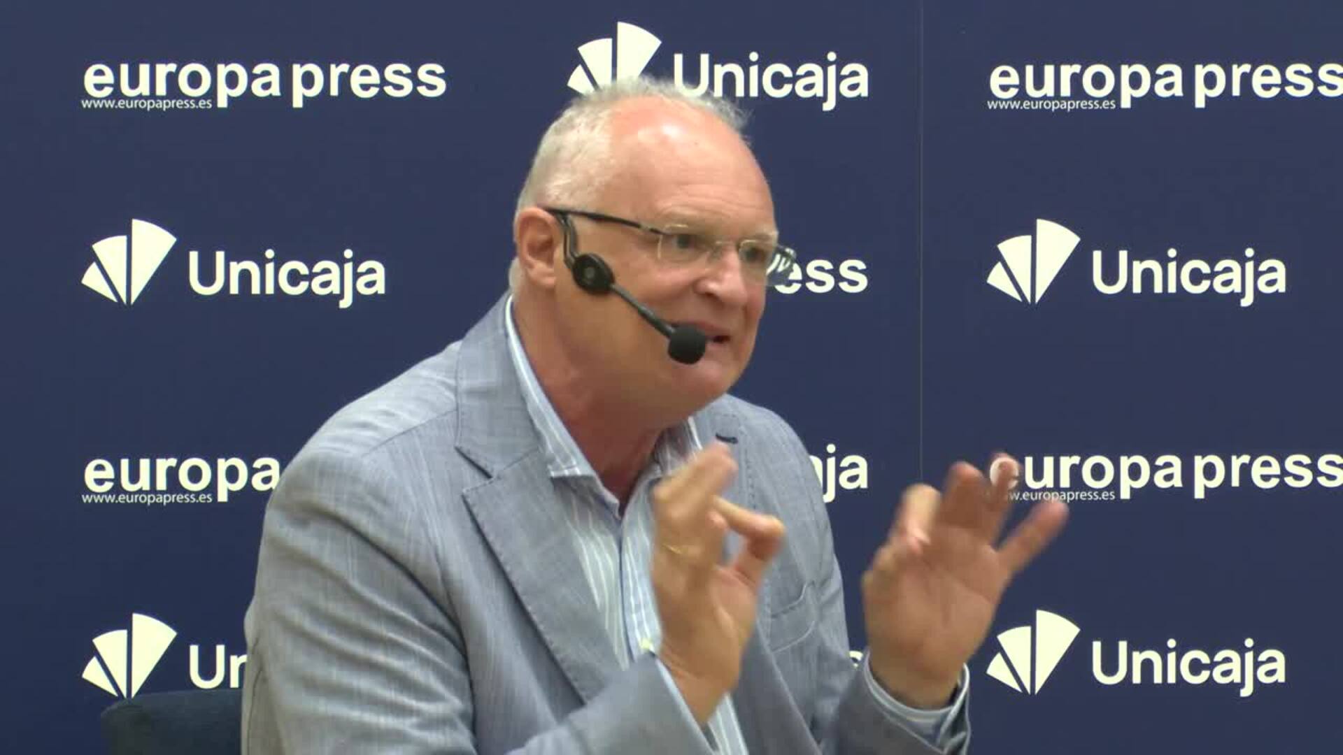 María González: "No podemos dejar morir inversiones en modernizaciones de regadíos"