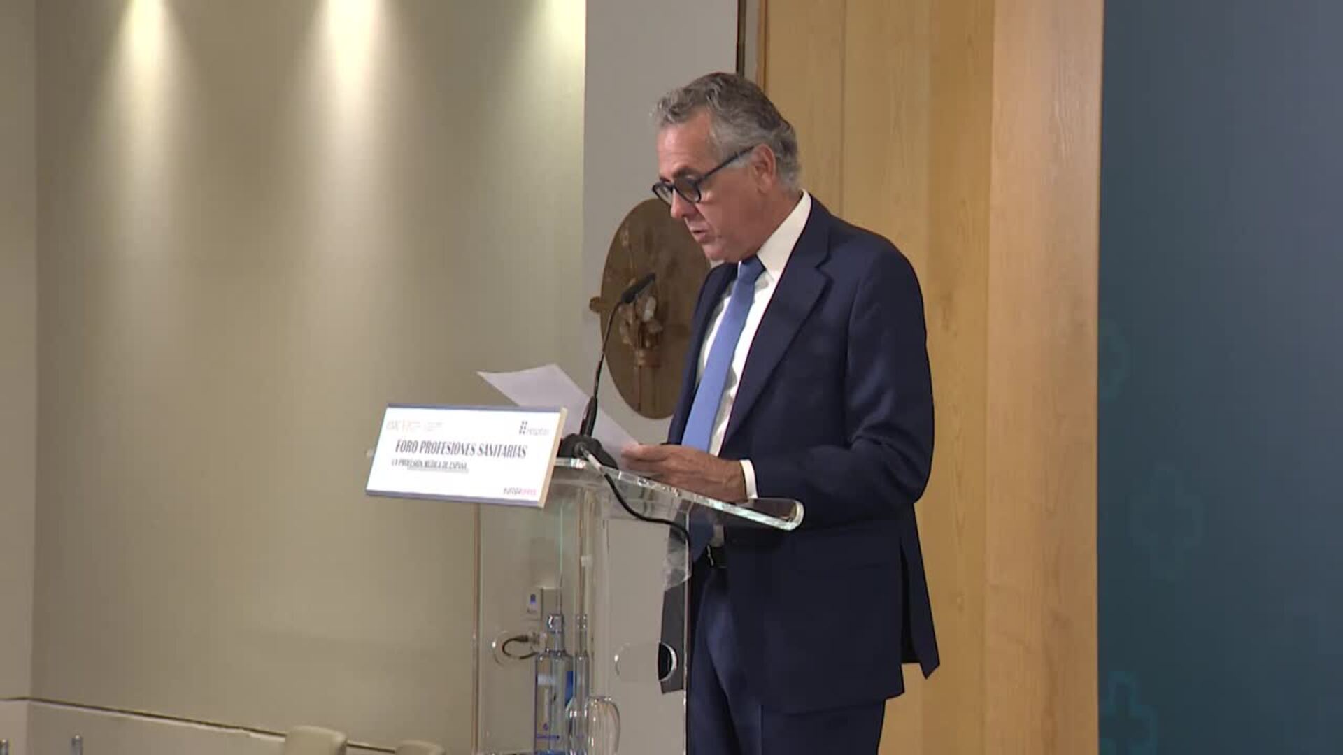 La ministra de Sanidad asiste al foro de Hospiten ‘La profesión médica en España’