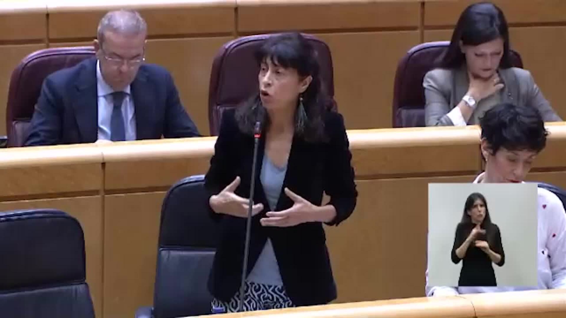 Redondo reivindica aplicar "el peso de la ley" a quien hostiga a mujeres que quieren abortar