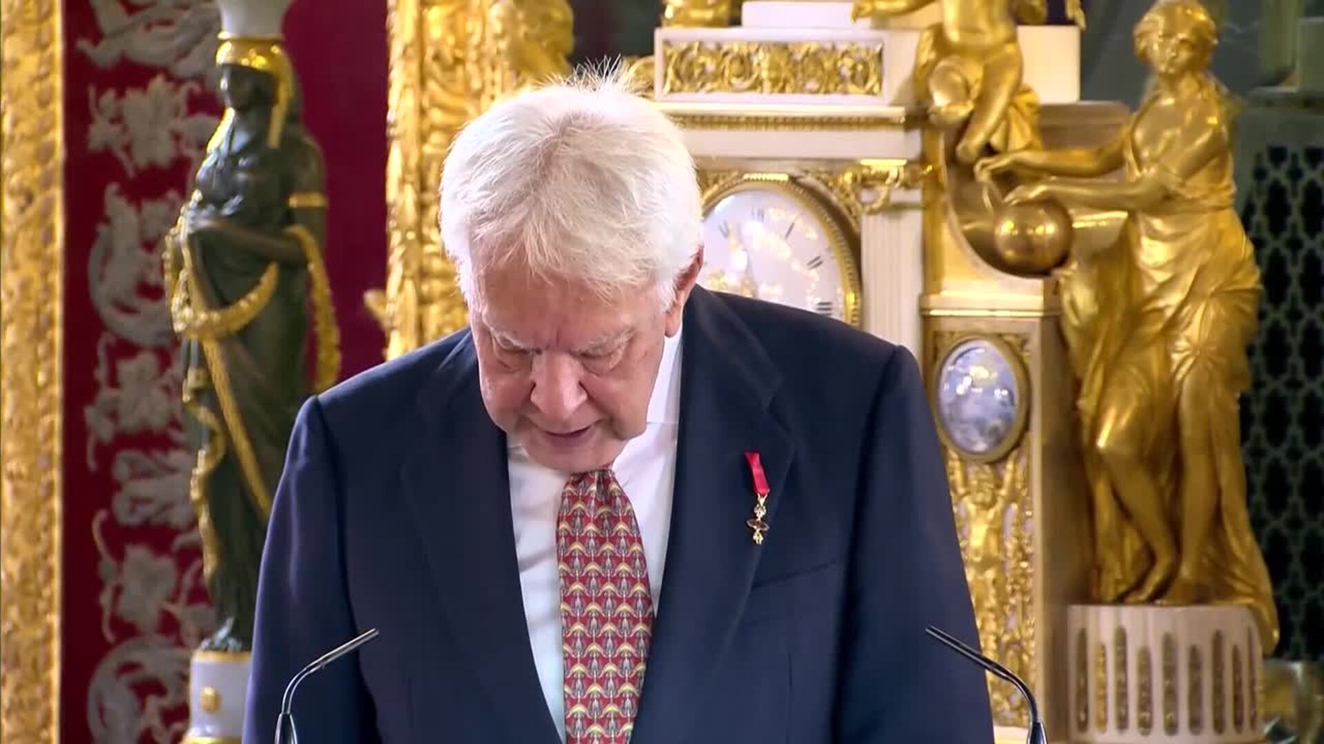 Felipe González defiende preservar la "paz civil" y el "marco de convivencia pacífica"