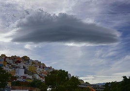La Borrasca Francis impacta en Canarias: carreteras cortadas, vuelos cancelados y alerta por lluvias, viento y fenómenos costeros, en directo