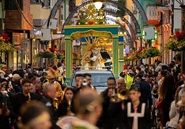 Sus Majestades de Oriente recorren las calles de Gáldar