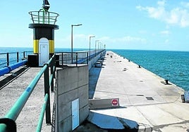 El muelle de Los Mármoles estrenará dos puestos de control y seguridad