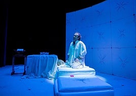 Un viaje escénico al germen de la tiranía con Fernando Navas