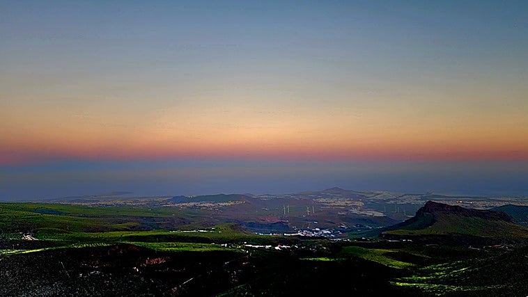 La Aemet inaugura la noria del tiempo en Canarias: del estado de prealerta a los 26 grados en cuestión de horas