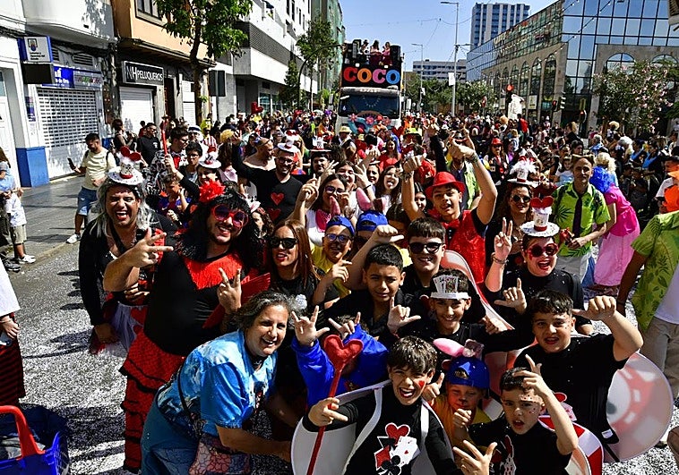 La cabalgata infantil deslumbra y confirma que el carnaval se vive en familia