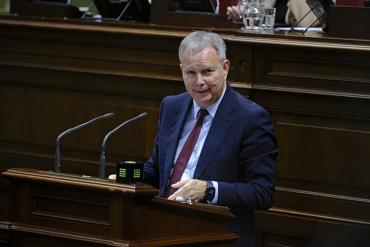 Franquis: «Clavijo ha asumido posturas en base a los intereses de su socio (PP) y no a las islas»