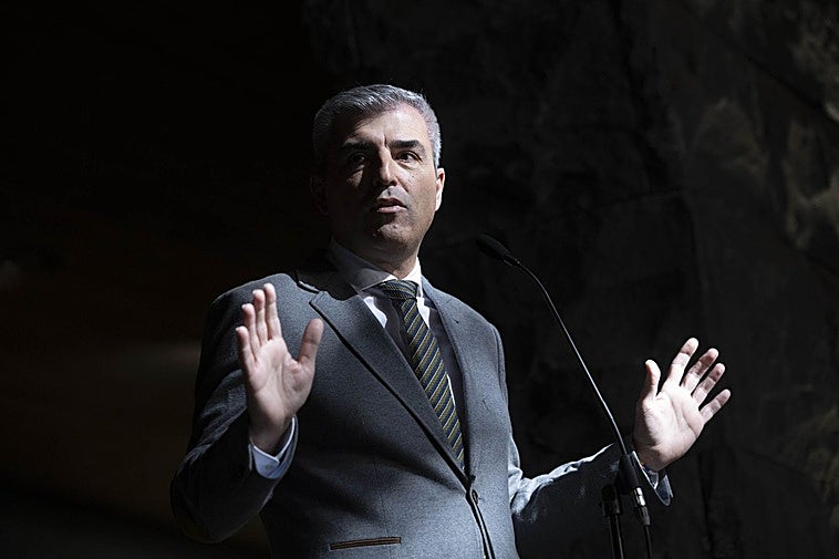 El Gobierno canario encarga un informe por la subida del combustible tras la guerra