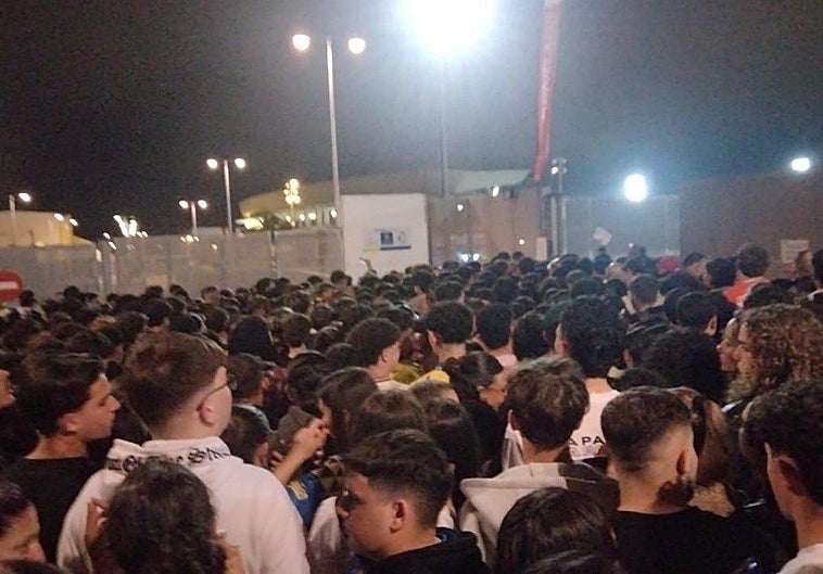Caos y descontrol en los accesos al concierto de Lucho RK y La Pantera en el Anexo al Estadio de Gran Canaria