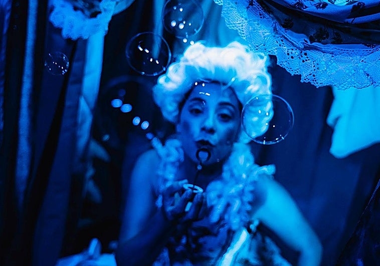 ‘Burbuja’ llega al Teatro Guiniguada para conquistar a los bebés y a la primera infancia