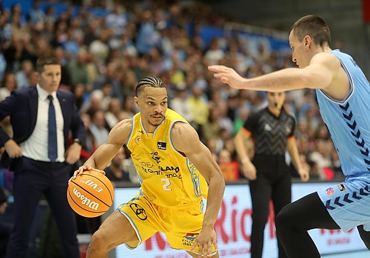 El Gran Canaria, con Metu para atravesar el río ante el Breogán