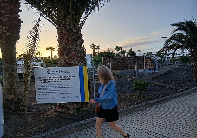 Polémica recuperación de senderos en Costa Teguise