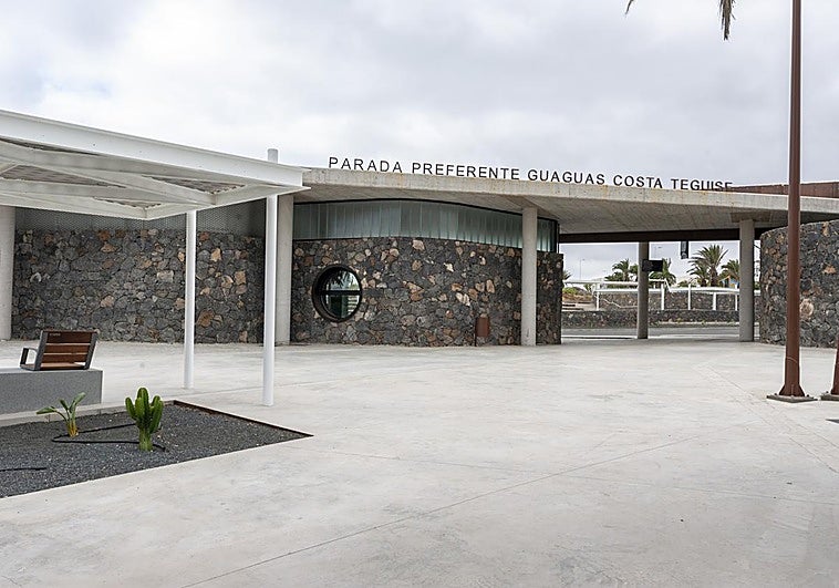 La parada preferente de Costa Teguise se atasca, por la titularidad del suelo