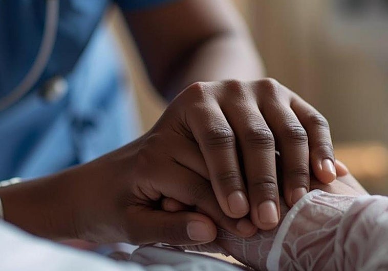 Agresión racista a un enfermero del hospital Insular: «Estamos expuestos y sin apoyo»