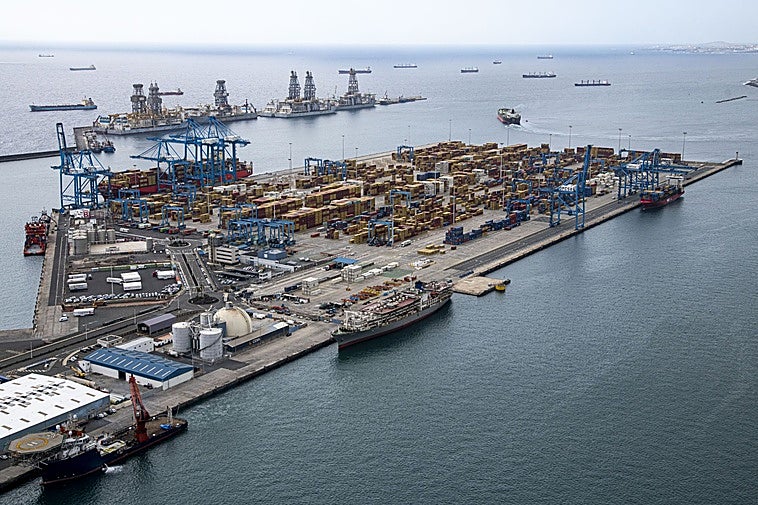 Suardiaz Group refuerza el tráfico marítimo entre Canarias y la Península con la compra de Transporte Multimodal Canario