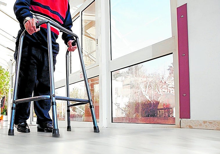 Canarias reduce el tiempo de espera en dependencia a 374 días