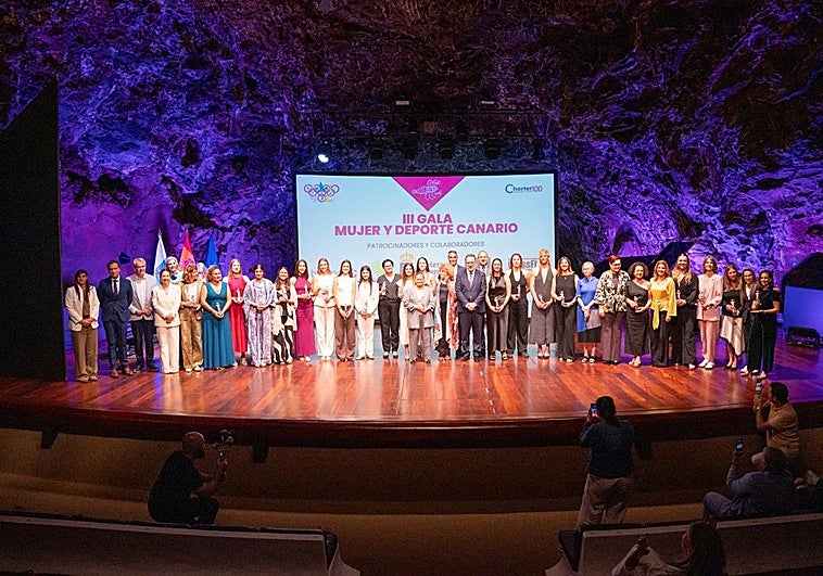Canarias reconoce en Lanzarote a una veintena de referentes del deporte femenino