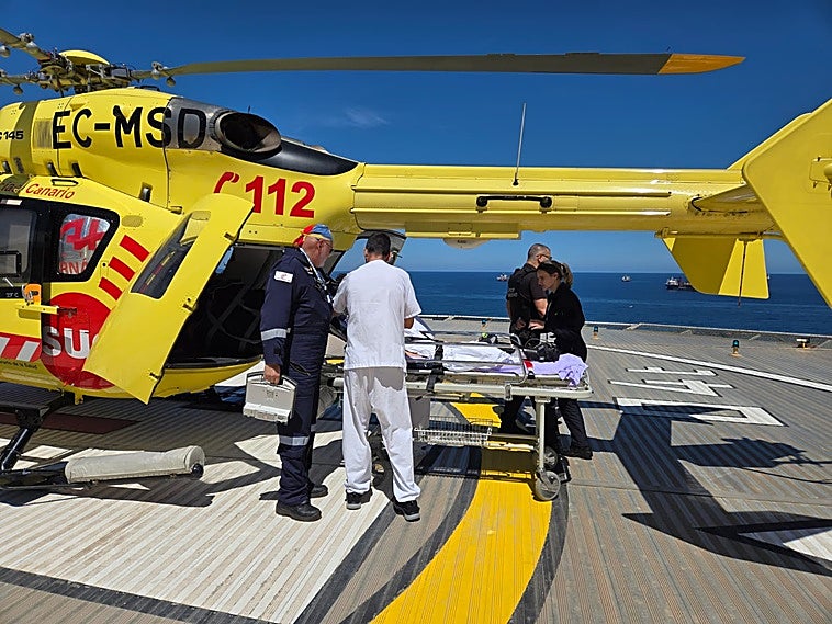 Trasladan en helicóptero a un menor de Gran Canaria en estado grave tras un ahogamiento en una piscina