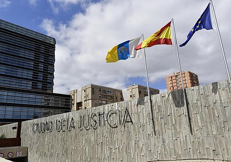 Acusan a tres hombres de pegar, atar y retener a otro en una casa en Santa Lucía de Tirajana