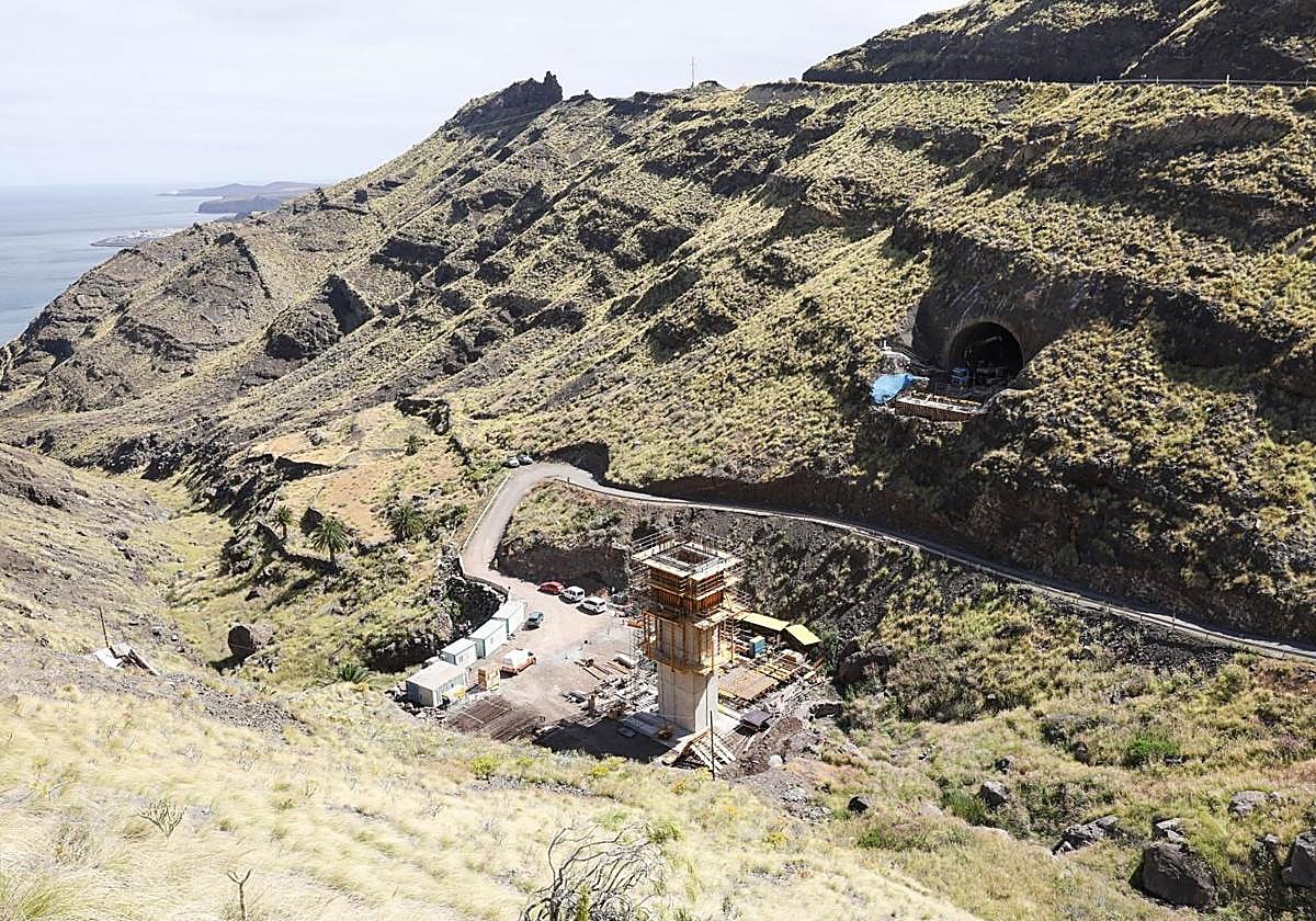 El viaducto gana altura camino a La Aldea