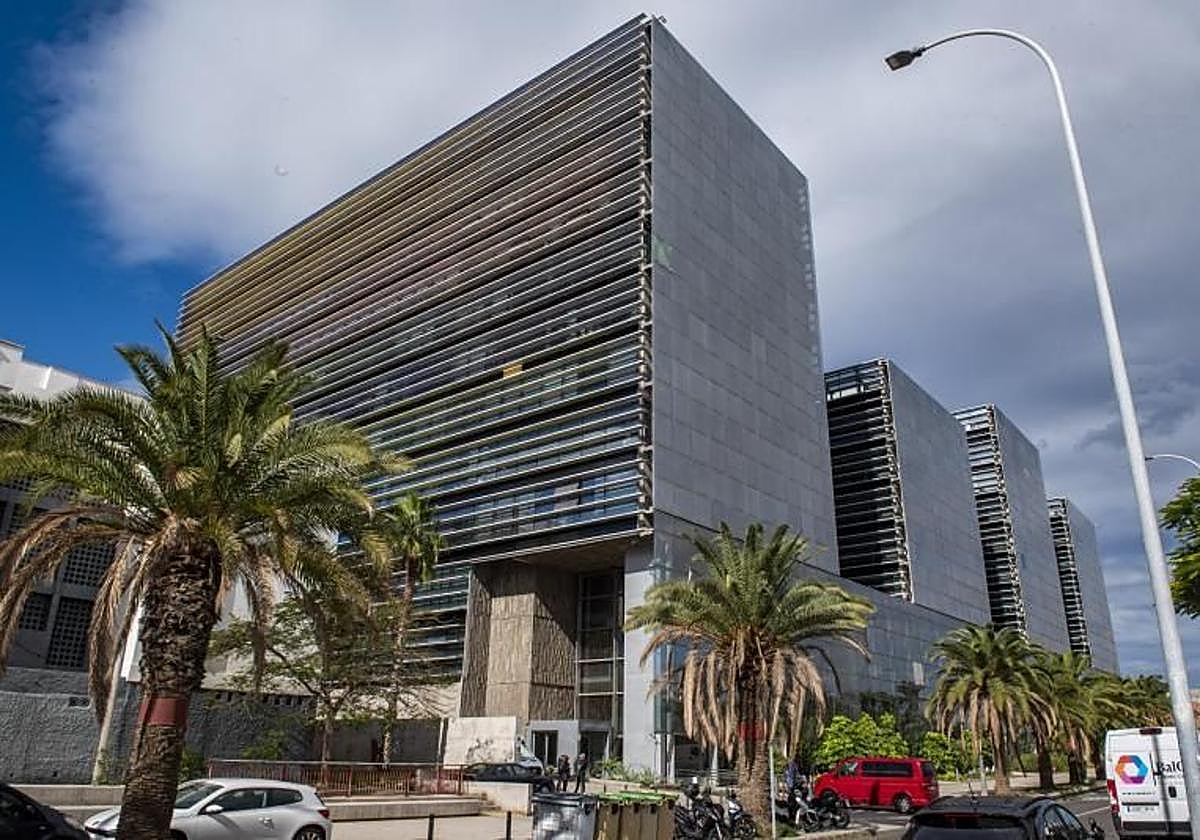 El presunto agresor en el CADI ya fue pillado en marzo en un «gesto raro» y con la misma usuaria