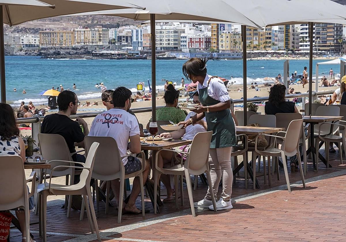 El paro menguó en Gran Canaria en un 6,14% durante el último año
