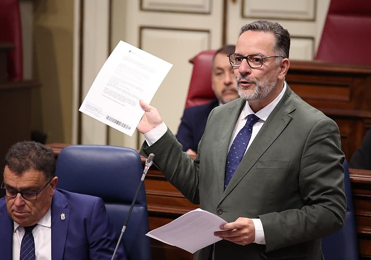 Poli Suárez niega que la nueva norma educativa promueva la censura: «Evita que el odio entre en las aulas»