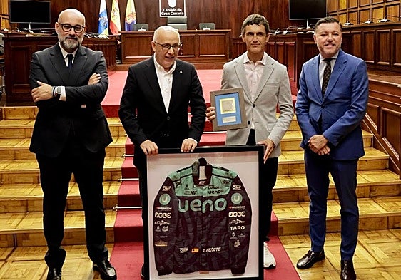 Recepción del Cabildo de Gran Canaria a Rogelio Peñate, copiloto de rally en el WRC 2