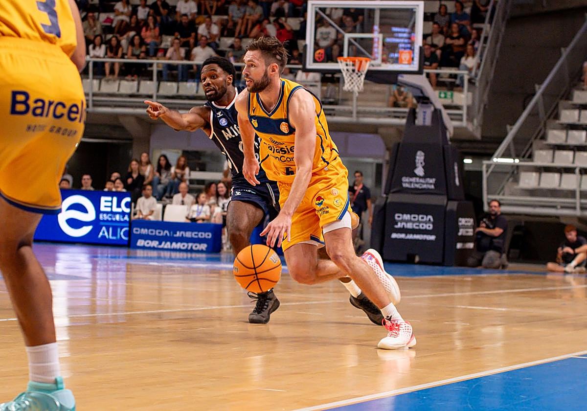 El Cajasiete Gran Canaria muerde el polvo en Alicante (84-74)