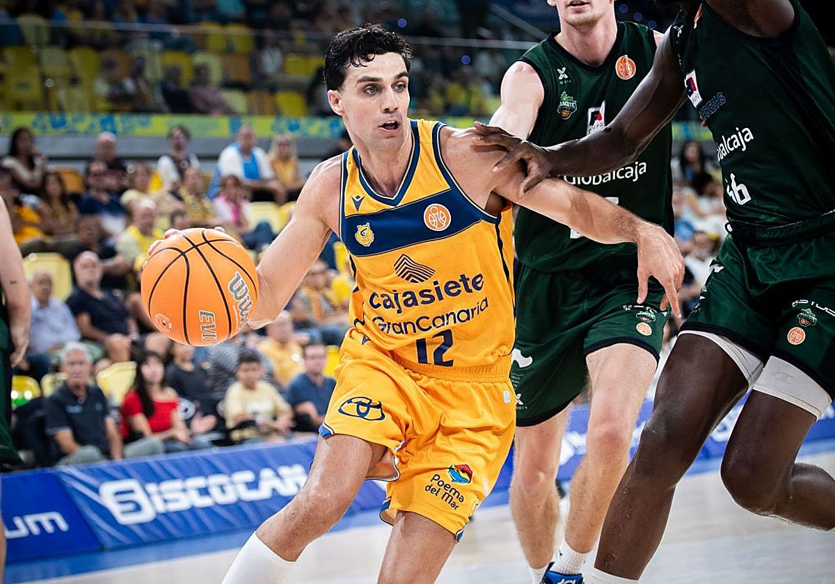 El Cajasiete Gran Canaria impone su ley en el Arena (97-75)