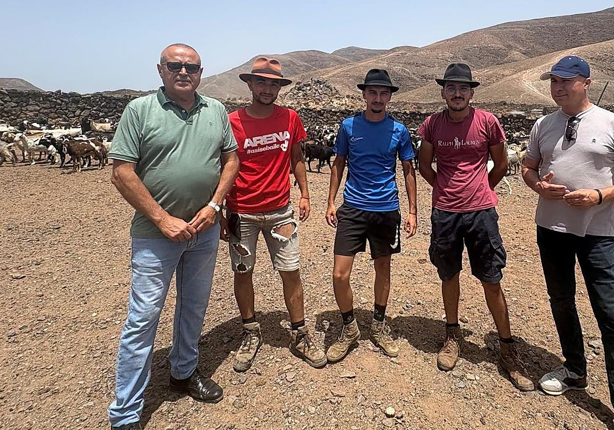 Ismael Mesa: “We are those who enjoy watching a young goat roam freely.” Ismael Mesa: “We are those who enjoy watching a young goat roam freely.”