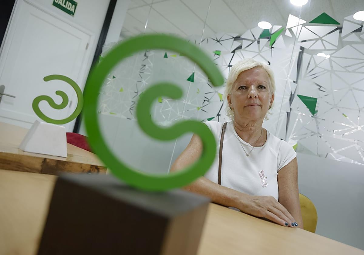 El doble equilibrio de Raquel: hacer cuentas y seguir siendo ella
