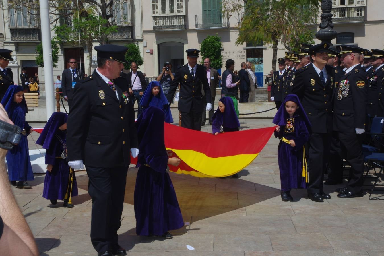 La Virgen del Amor recibe la Medalla de Oro al Mérito Policial