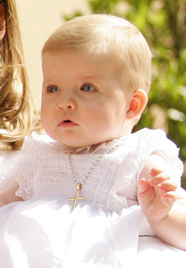 La infanta Leonor, el día de su presentación a la Virgen de Atocha en 2006