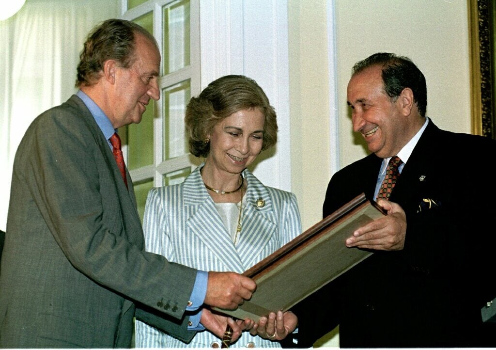 Con Jesús Gil (1998).. Con el entonces presidente de la Mancomunidad de Municipios de la Costa del Sol, Jesús Gil (1998).