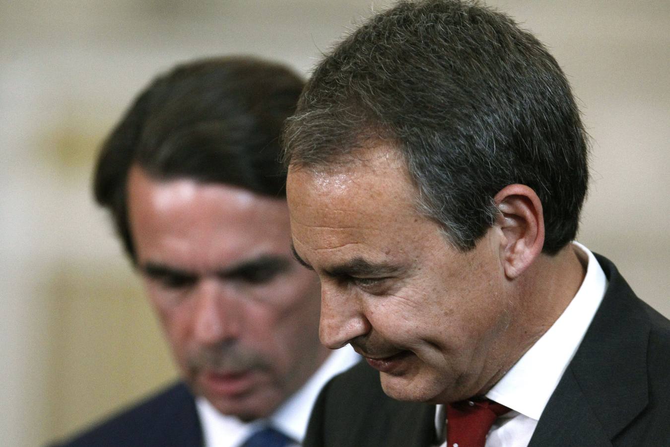 Los expresidentes del Gobierno José Luis Rodríguez Zapatero y José María Aznar.