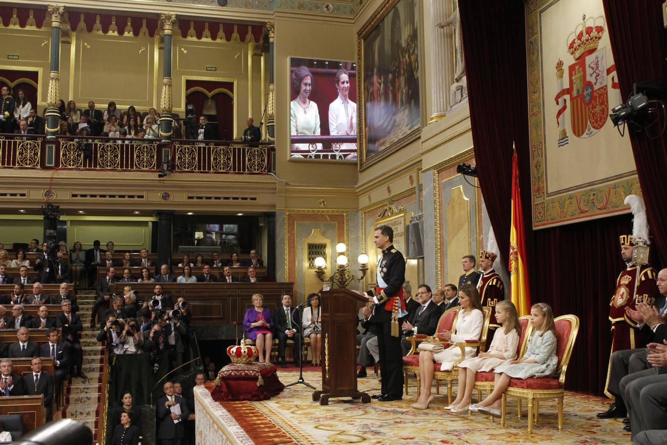 Felipe VI jura la Constitución ante las Cortes