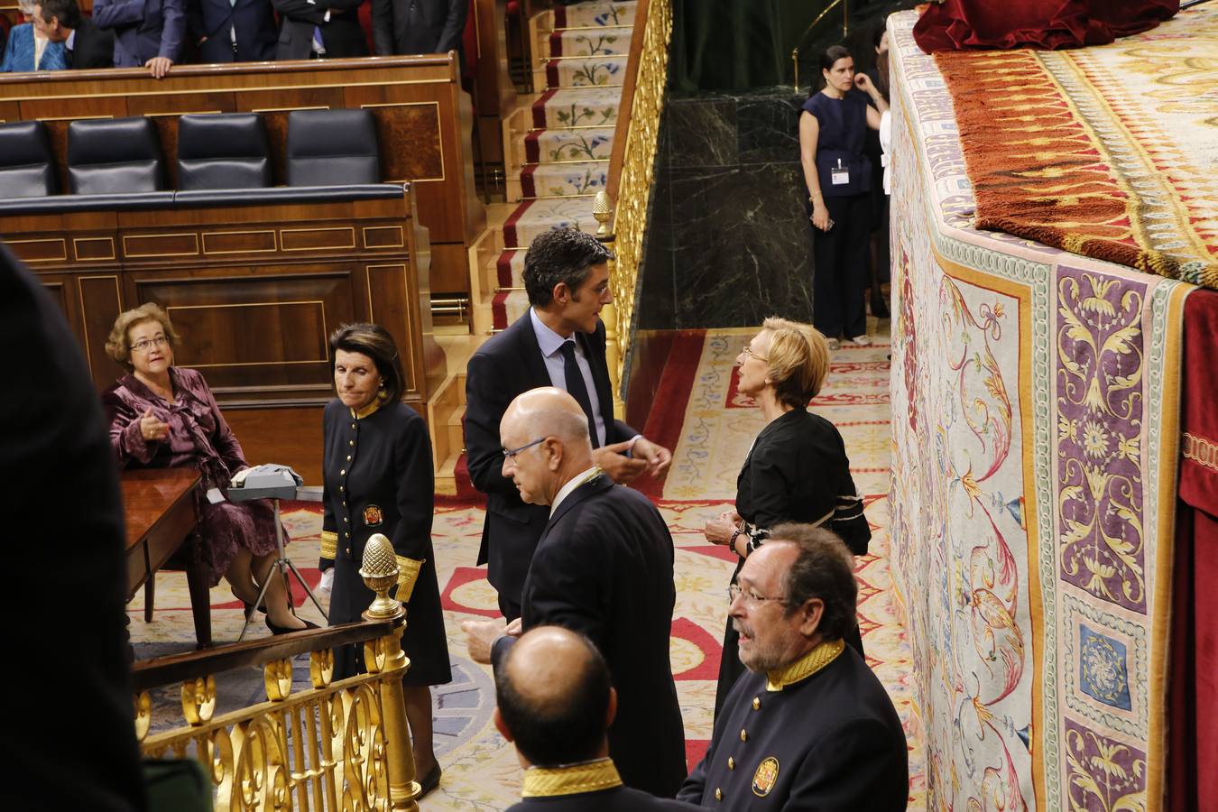 Felipe VI jura la Constitución ante las Cortes