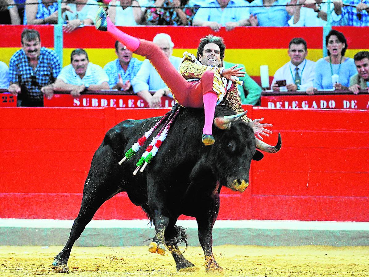 Fotos de la cogida de José Tomás en Granada