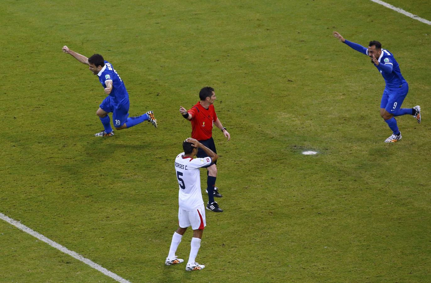 Sokratis Papastathopoulos celebra el gol ante Costa Rica.