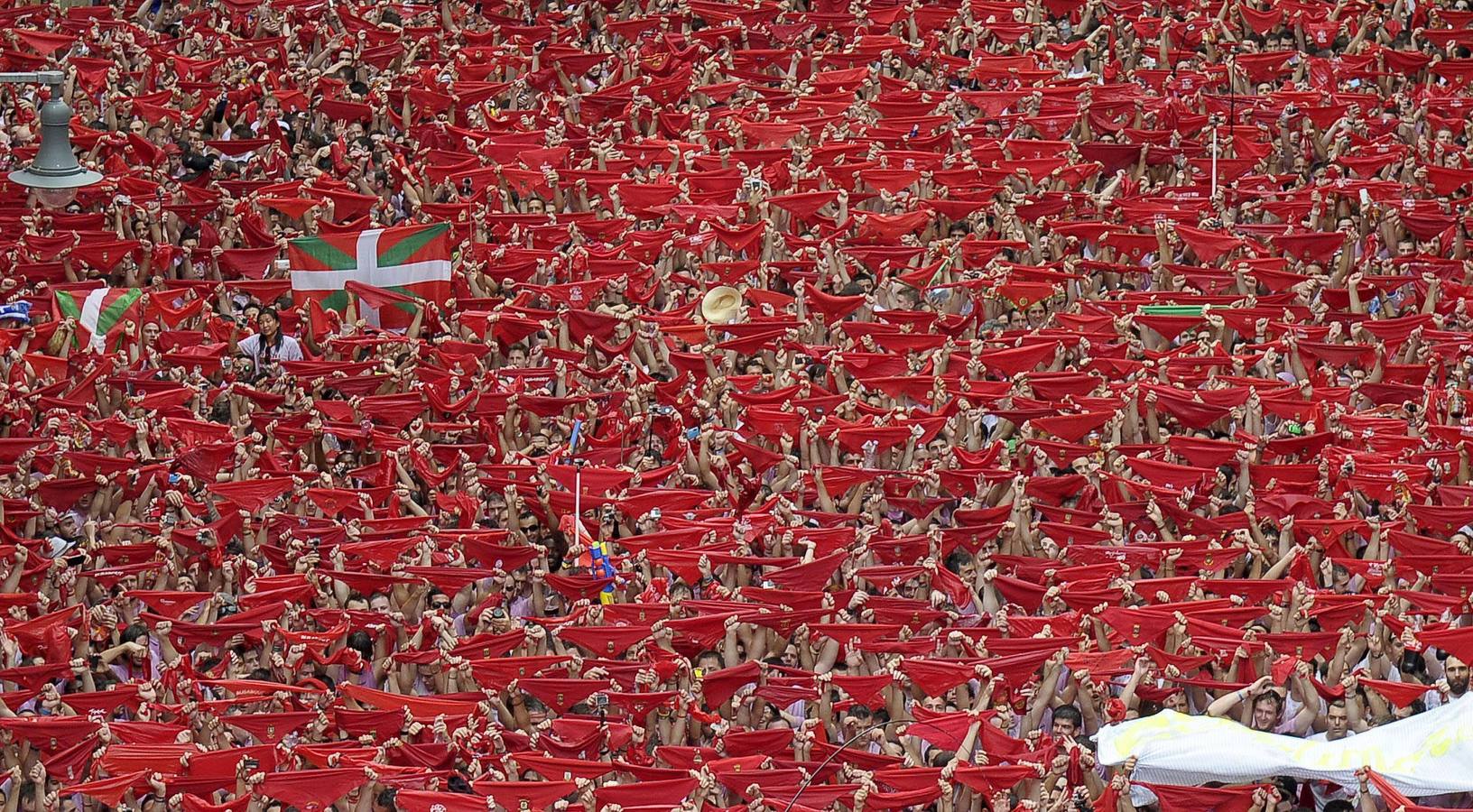 El chupinazo abre las fiestas de San Fermín