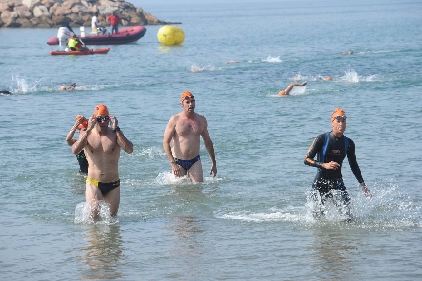 Marbella acoge una travesía a nado benéfica