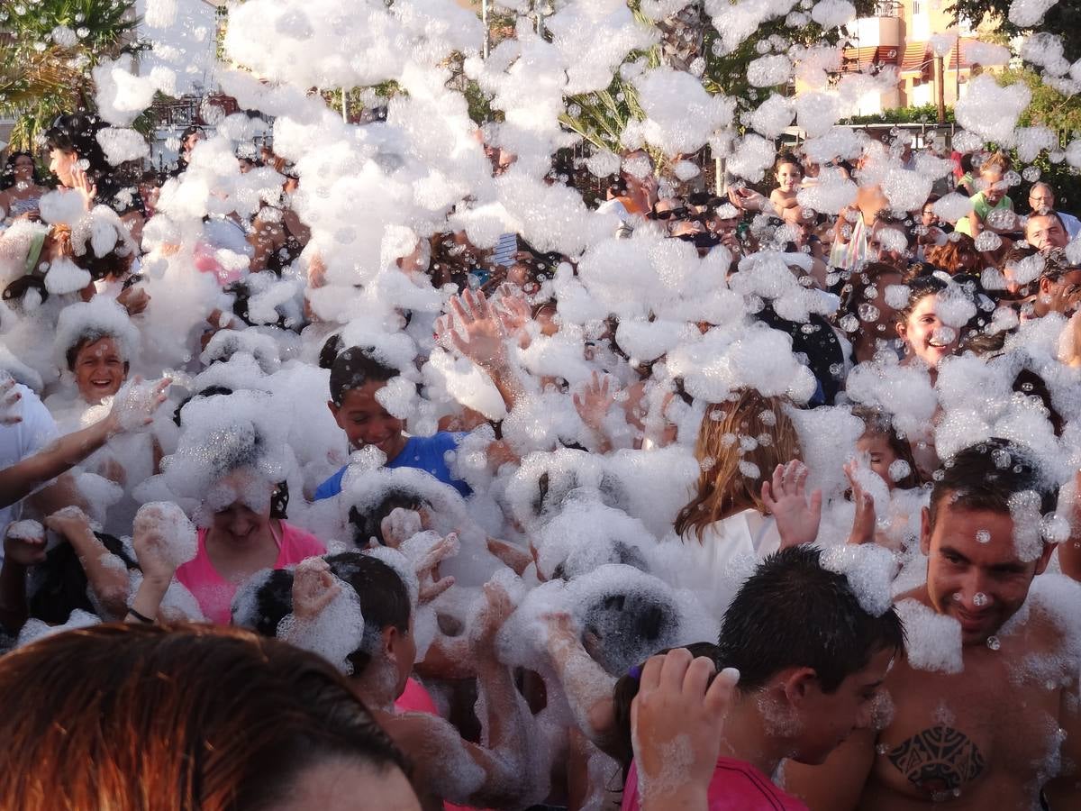Ciudad Jardín vive su fiesta de la espuma